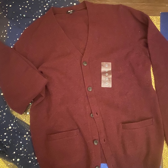 UNIQLO 100% WOOL BERRY CARDIGAN Sweater WARM ACADEMIA COZY GUC - Picture 2 of 8